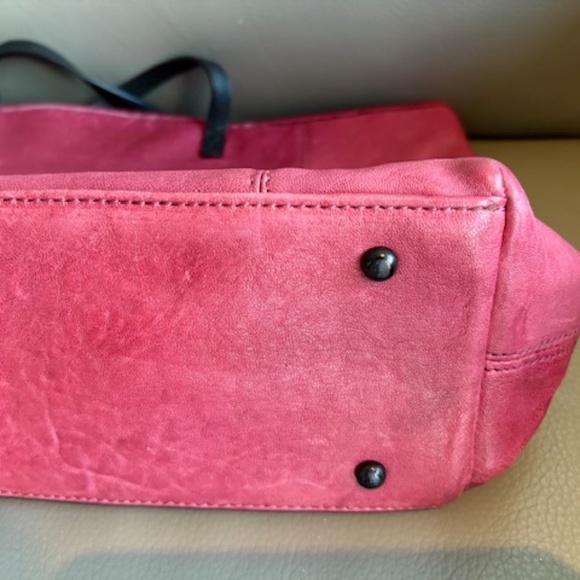 L.A.M.B. by Gwen Stefani real leather large shoulder tote bag raspberry red - Picture 9 of 16